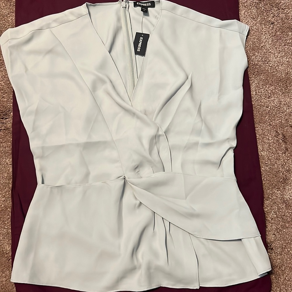 Light green , express shirt size M , brand new with tag